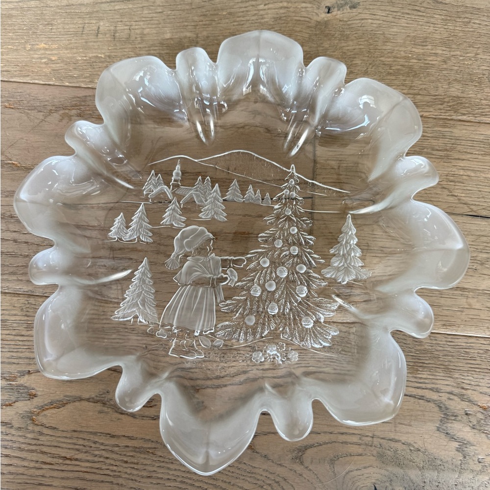 Vintage Discontinued Mikasa Elegant Christmas Story Serving Platter 13 1/2”